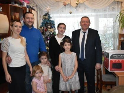 Благодаря акции «Ёлка желаний» исполнилась мечта девочки из Краснокамского района