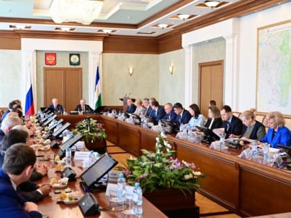 Премьер-министр Башкирии провел встречу с депутатами региона