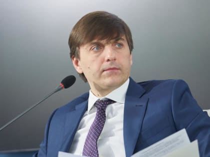 Известно, когда в российских школах введут учебники с темой СВО