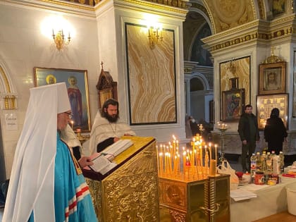 Служение митр.НИКОНА накануне дня прп.Сергия Радонежского и Покровской родительской субботы