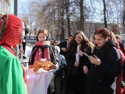 Ученики и педагоги школы № 22 Луганской Народной Республики посетили Демский район