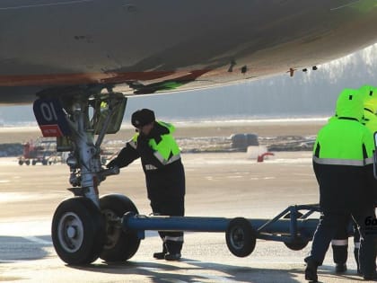 После экстренной посадки самолета в Уфе госпитализирован пассажир