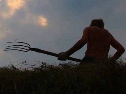 В Башкирии суд дал два года «строгача» мужчине, напавшему на полицейского с вилами