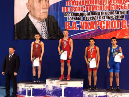 Глеб Елпаев стал первым в турнире по греко-римской борьбе