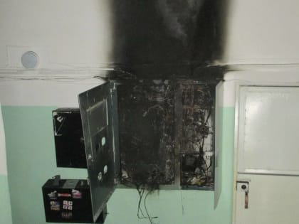 В центре Уфы загорелись электрощитки в разных квартирах на разных этажах