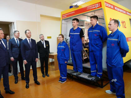 Министр здравоохранения РФ Михаил Мурашко посетил Уфимский медколледж