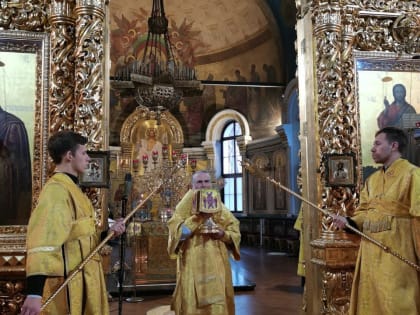 Служение митр.НИКОНА в Неделю 19-ю по Пятидесятнице и день памяти свв.Киприана и Иустины