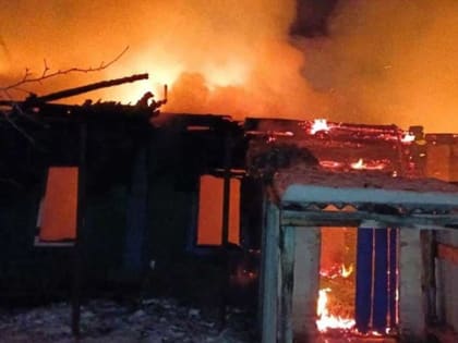 В ночном пожаре в Стерлибашевском районе Башкирии погибли пенсионеры и их 54-летний сын