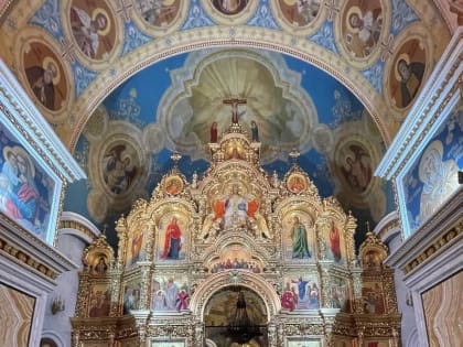 Служение митрополита НИКОНА накануне Недели 32-й по Пятидесятнице, пред Богоявлением, праздника Обре́зания Господня и памяти свт. Василия Великого