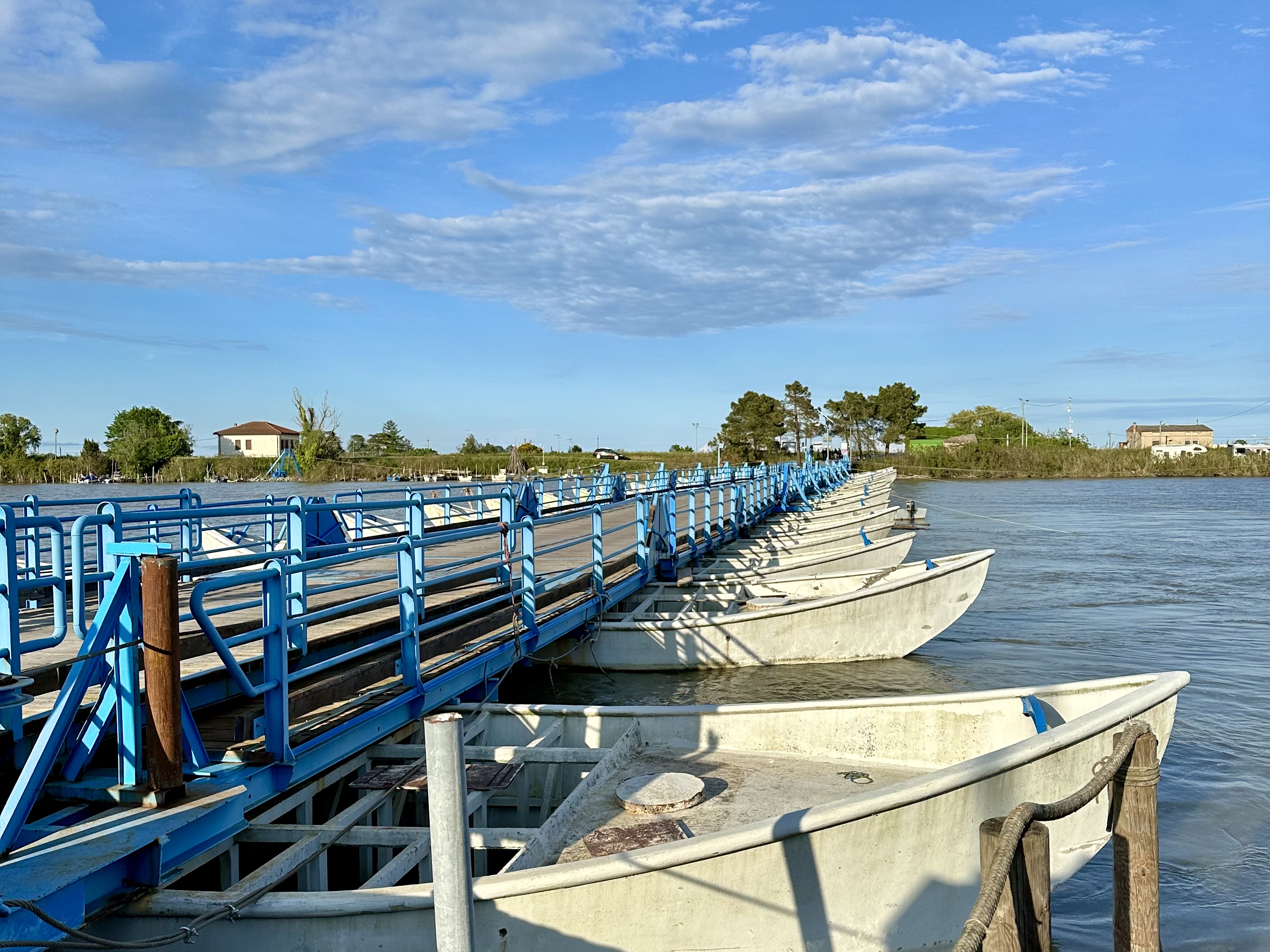 Ponte di barche