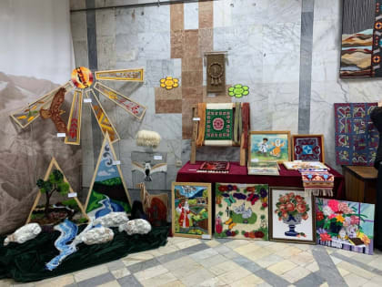 Воспитанники РДШИ Казбековского района приняли участие в республиканской конкурсной выставке «Весенняя фантазия»