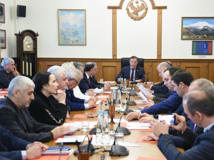 Заур Аскендеров провел рабочее совещание