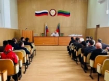 Под руководством первого замглавы МР «Новолакский район» Султана Хамзатова прошло совещание по актуальным вопросам