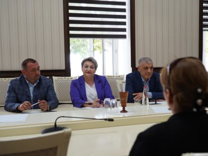 МИНИСТР ЗДРАВООХРАНЕНИЯ ПРОВЕЛА В ДЕРБЕНТЕ ПРИЁМ ГРАЖДАН