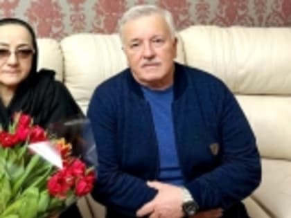 Галип Галипов поздравил с 8 Марта заместителя председателя Общественной палаты РД Шамсият Насрулаеву