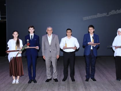 В ДЕРБЕНТЕ СОСТОЯЛСЯ СЛЕТ ОТЛИЧНИКОВ ЮТО РД