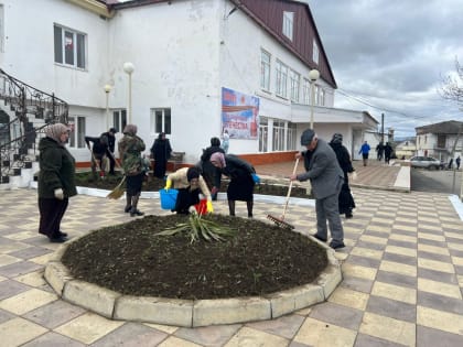 В Казбековском районе провели субботник в преддверии республиканского маджлиса алимов и 80-летия Победы в ВОВ