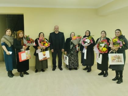 Матерей и жен участников СВО поздравили с Международным женским днем в Кайтагском районе