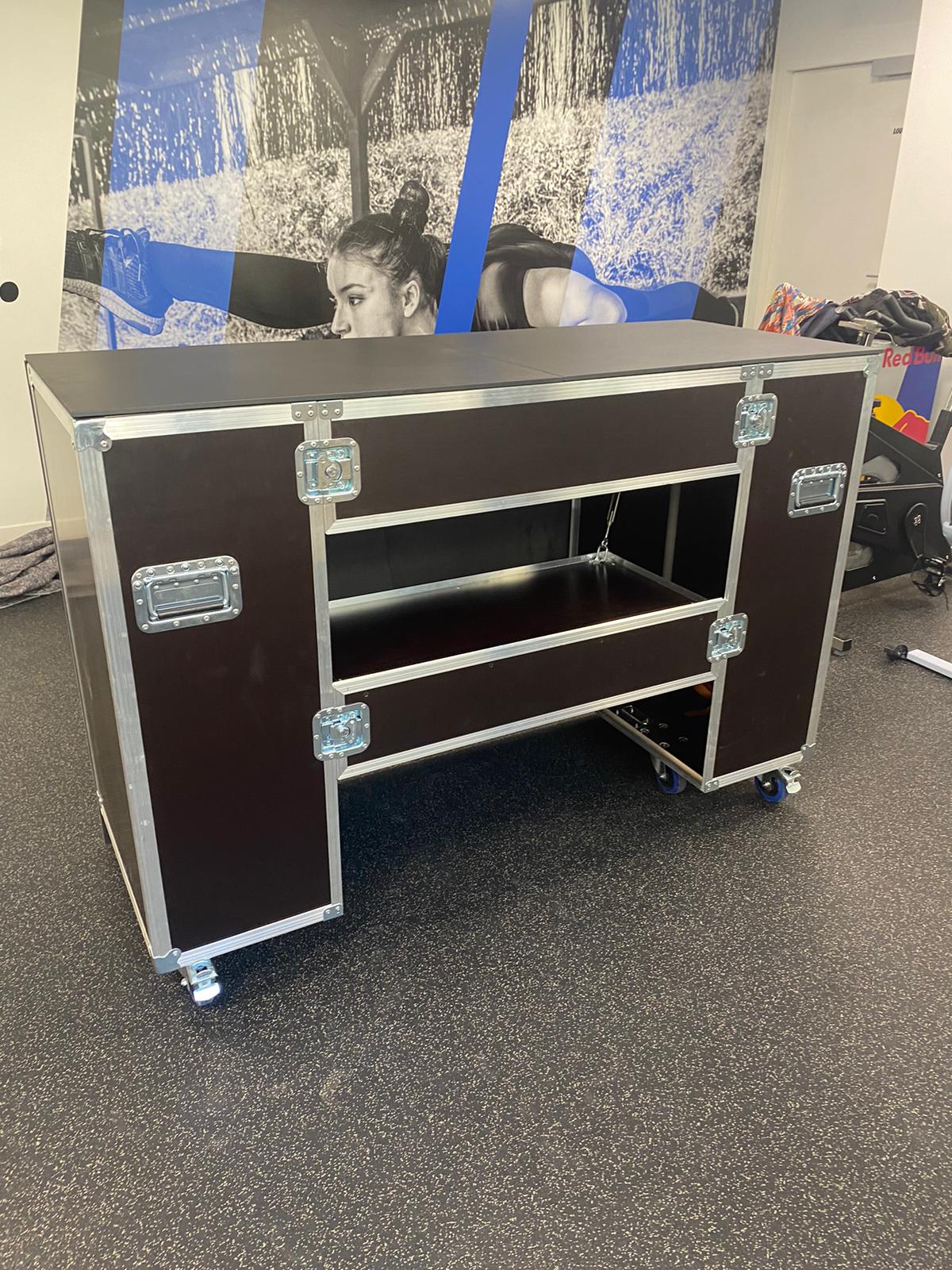 Réalisation Comptoir merchandising RedBull vue interne