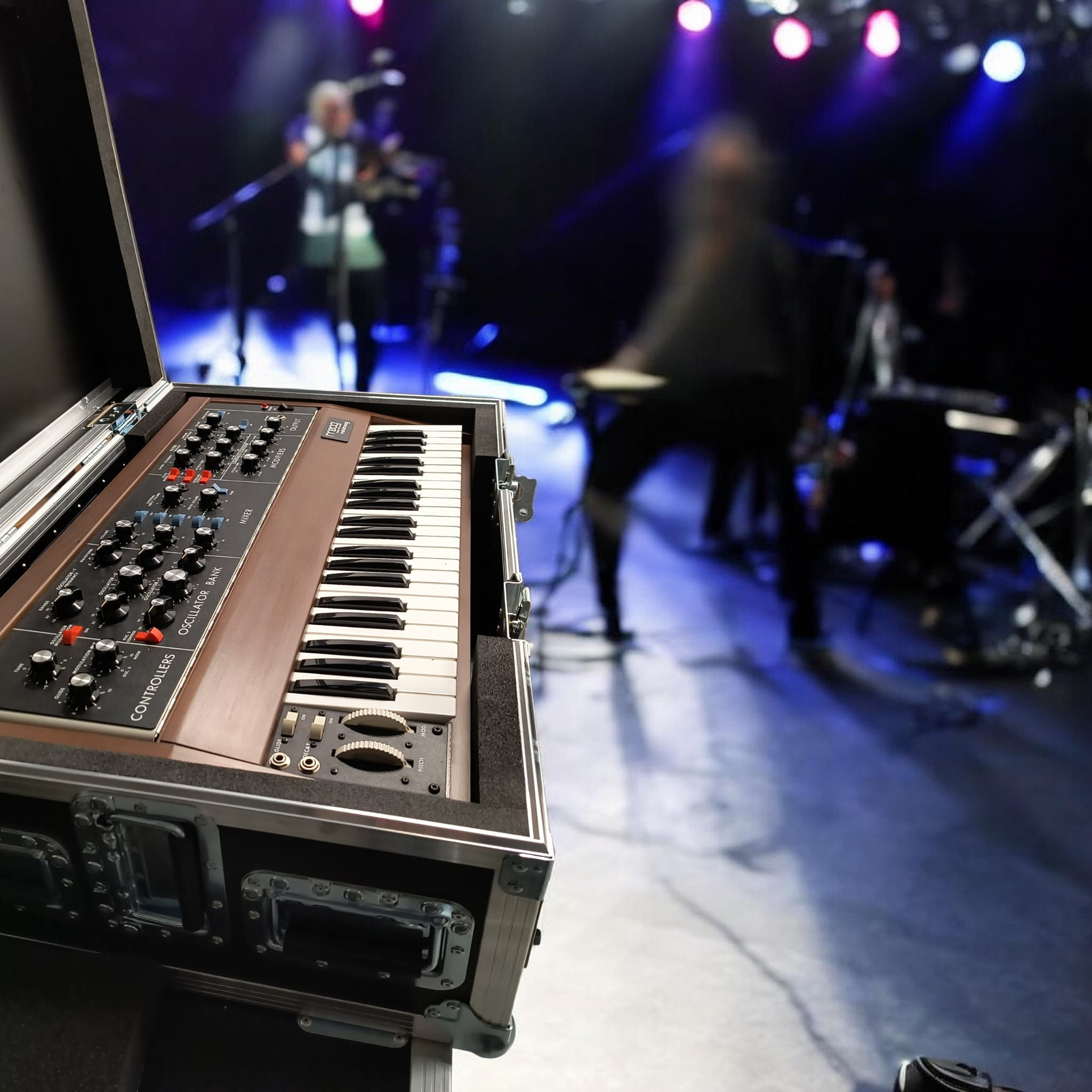 Réalisation Trolley pour clavier Moog