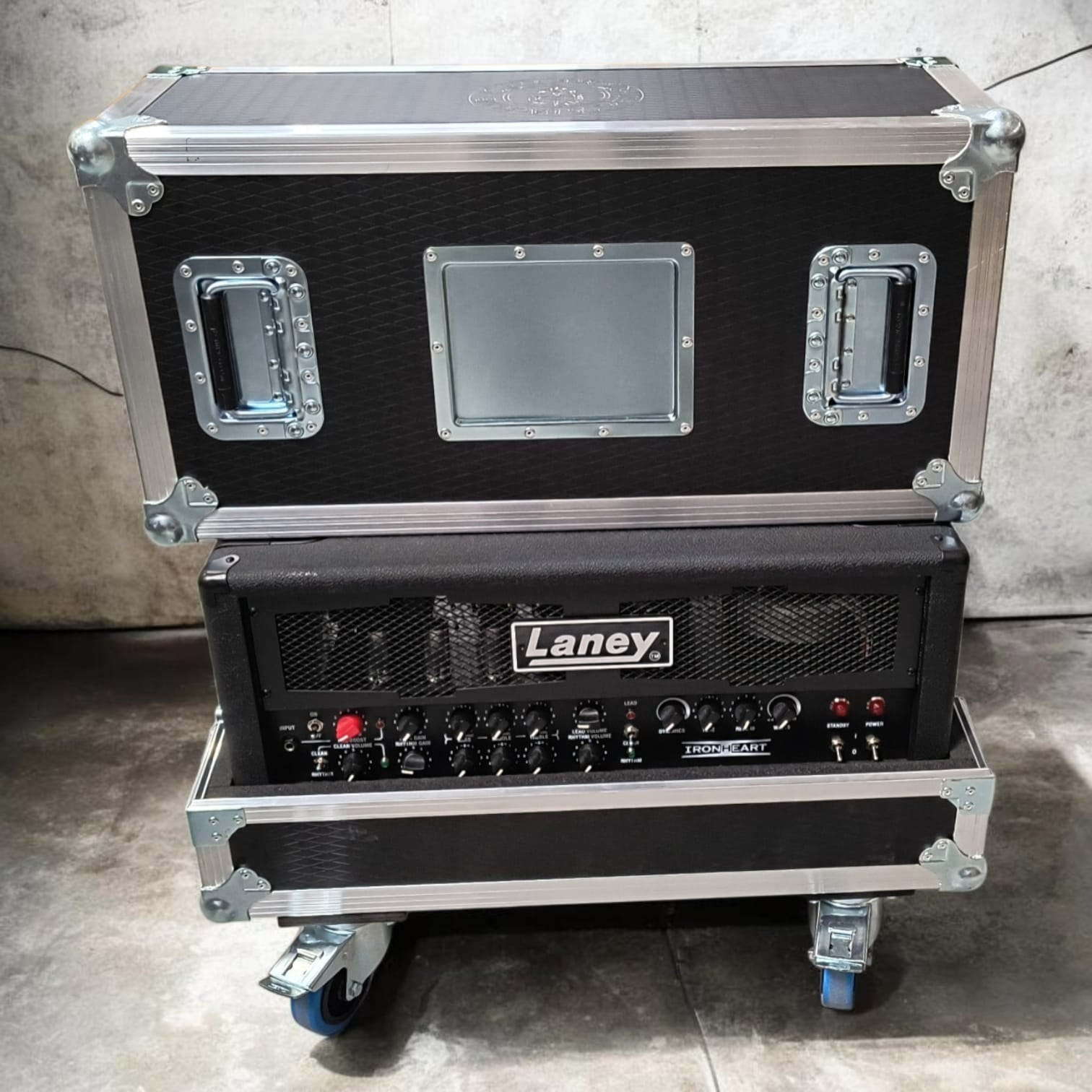 Réalisation Flight ampli Head LANEY