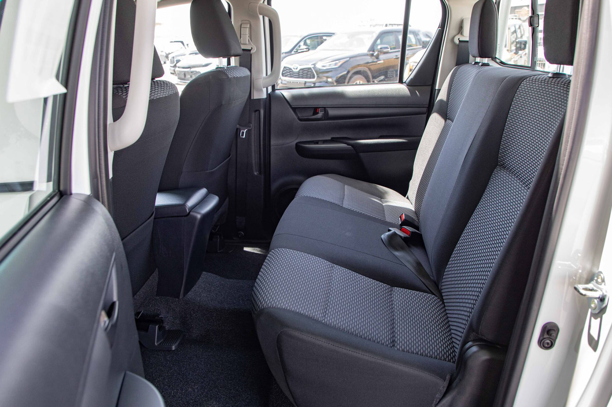 Thumbnail image of Toyota Hilux DSL 2.4L 2025