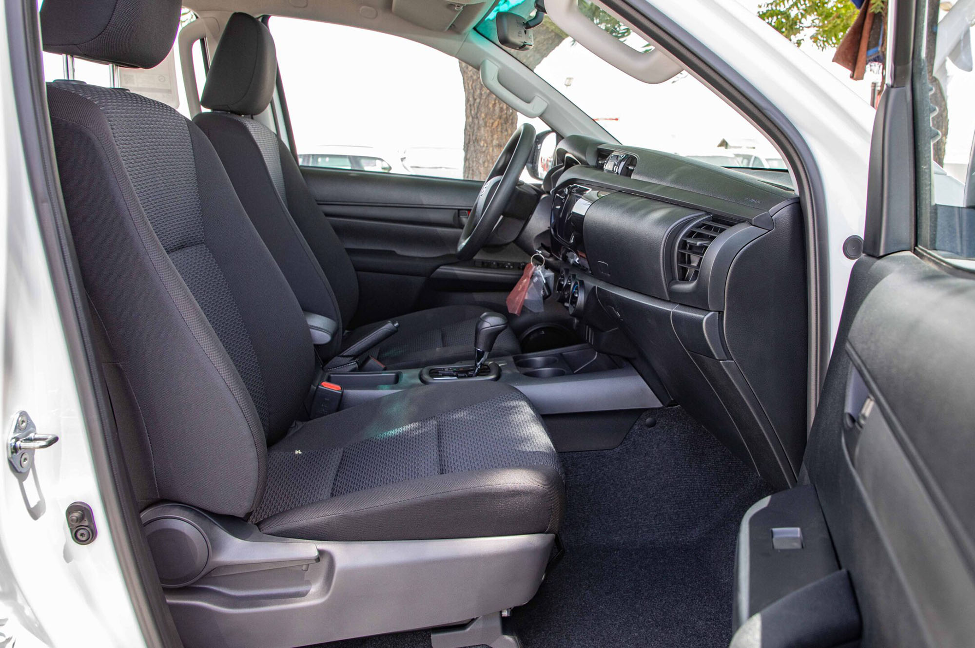 Thumbnail image of Toyota Hilux DSL 2.4L 2025