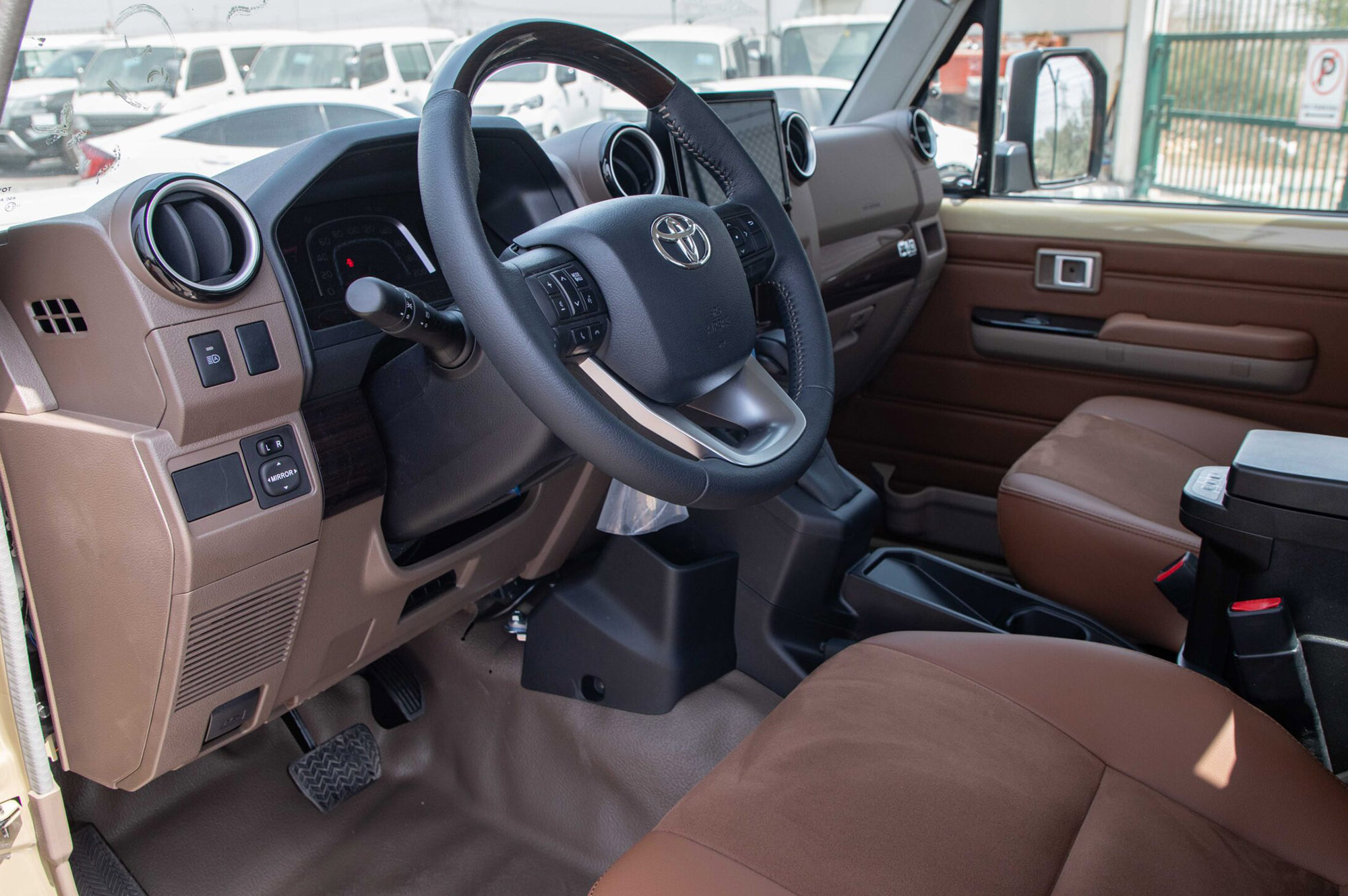 Thumbnail image of Toyota LC79 LX 4L 2025