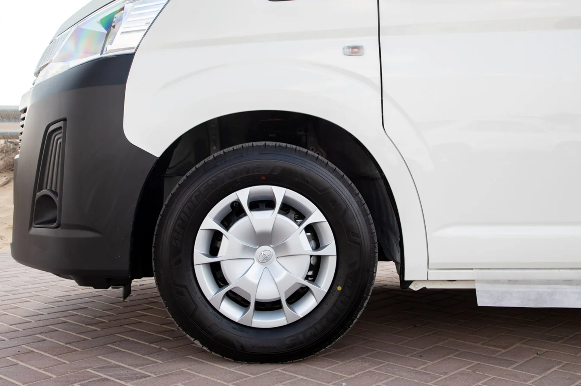 Thumbnail image of Toyota Hiace GL 3.5L 2025