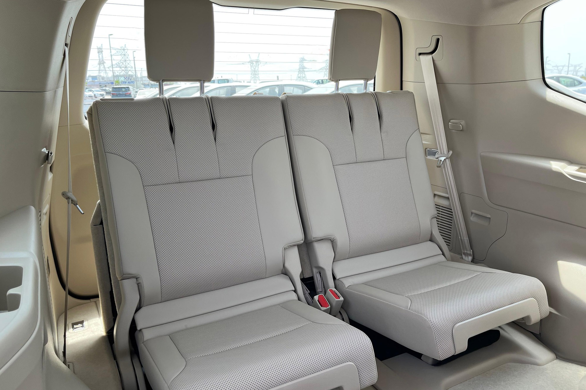 Thumbnail image of Toyota LC300 GXR 4L 2025