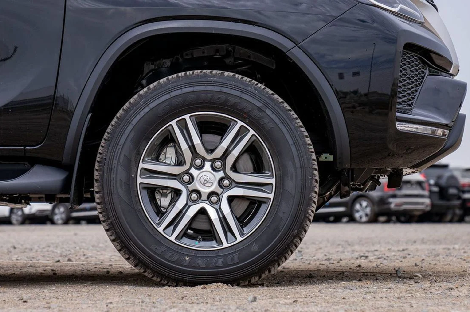 Thumbnail image of Toyota Fortuner 4x4 2.7L 2025