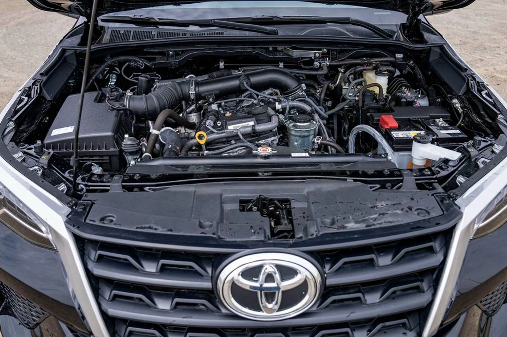 Thumbnail image of Toyota Fortuner 4x4 2.7L 2025