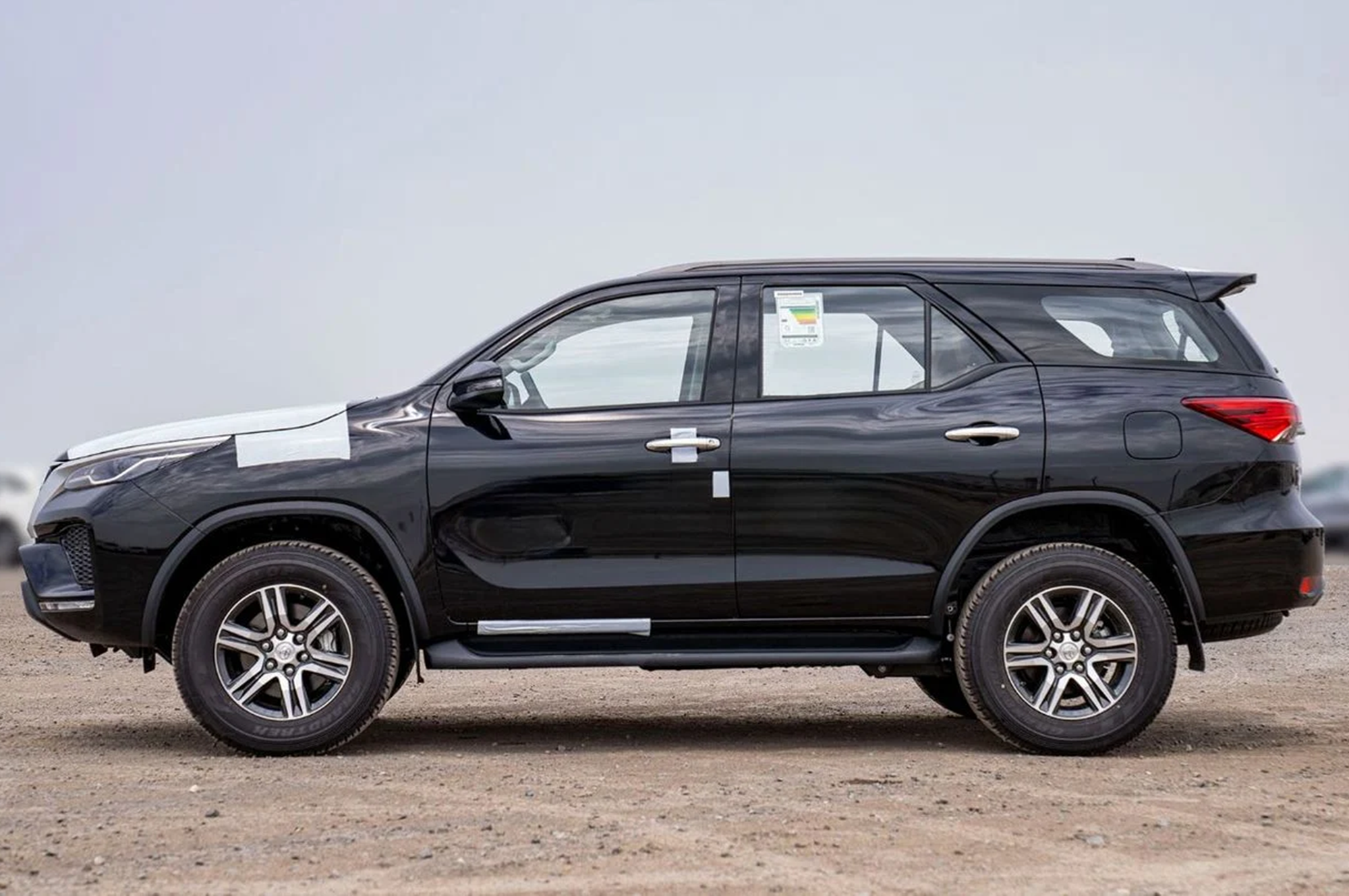 Thumbnail image of Toyota Fortuner 4x4 2.7L 2025