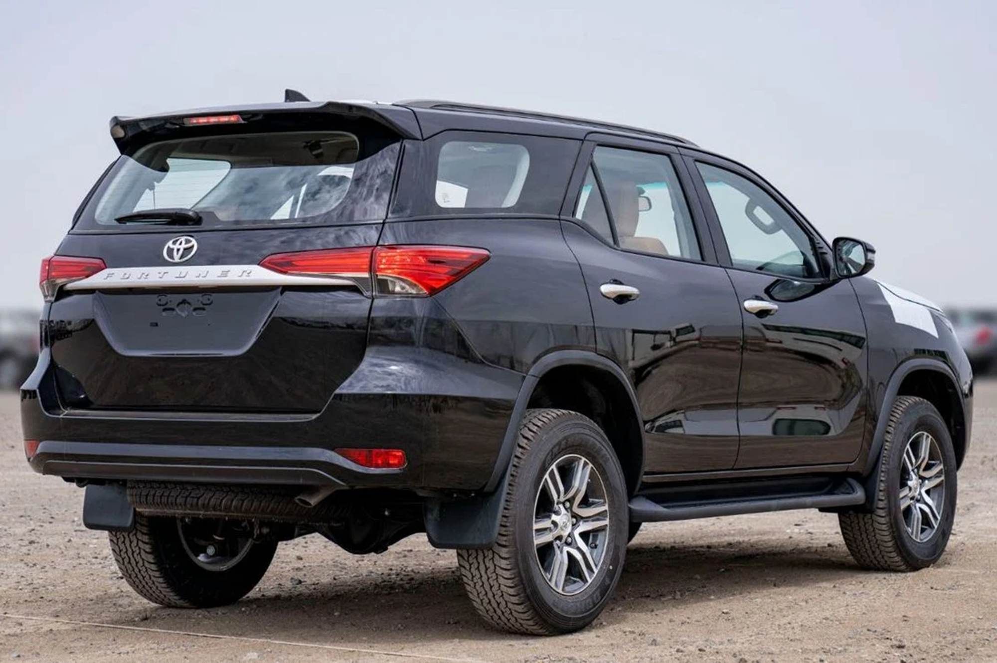 Thumbnail image of Toyota Fortuner 4x4 2.7L 2025
