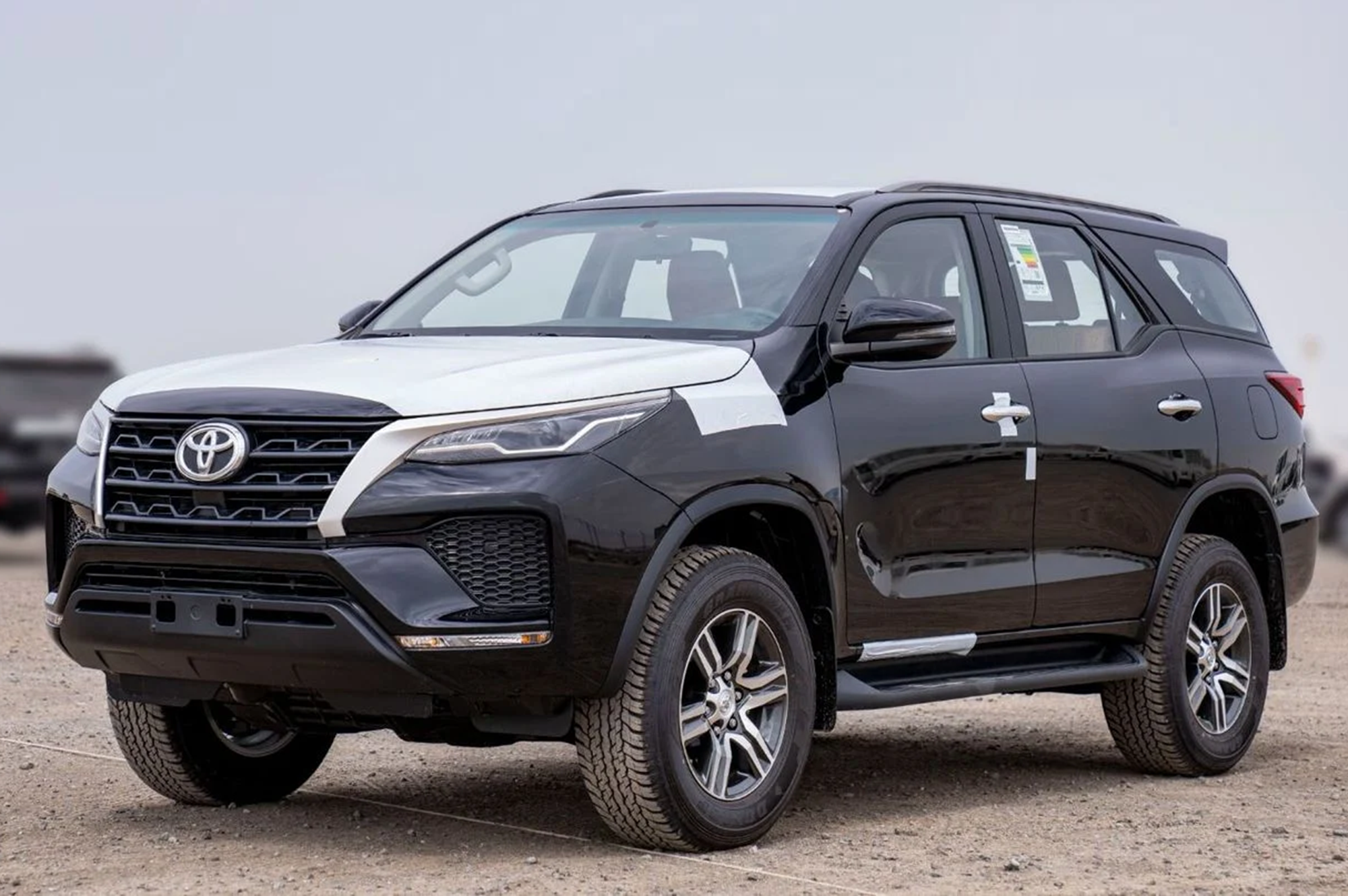 Thumbnail image of Toyota Fortuner 4x4 2.7L 2025