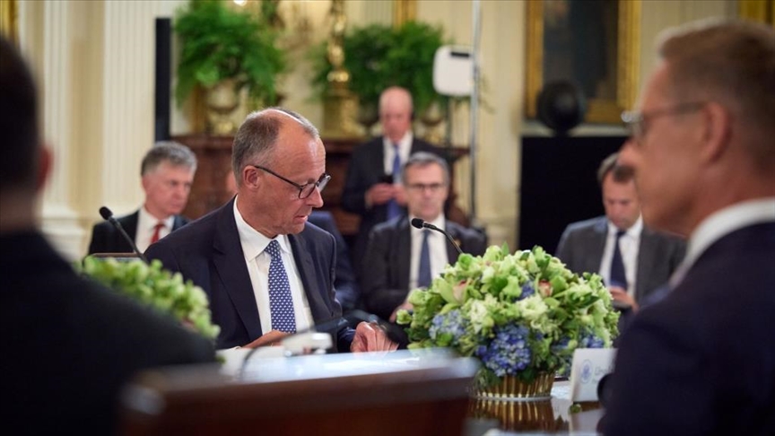 Emergency Meeting of World Leaders Amid Strait of Hormuz Blockade: Trump Warns of Retaliation