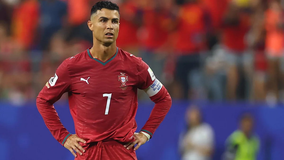 এবার পর্তুগাল জাতীয় ফুটবল দল থেকে শৃঙ্খলাভঙ্গের অভিযোগে নিষিদ্ধ হলেন সুপার স্টার ক্রিশ্চিয়ানো রোনালদো