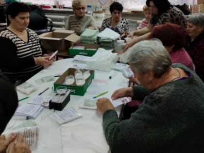 В Ипатовском округе женщины наладили изготовление для бойцов сухого душа 