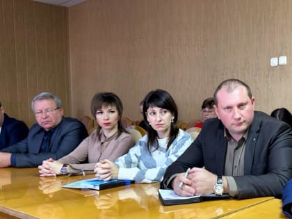 При участии министра Ставропольского края по национальной политике и делам казачества А.Д. Малушко проведена рабочая встреча с представителями национальных меньшинств, проживающих 