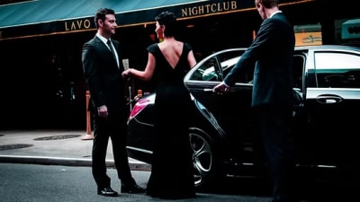 The Glamour and Convenience: Advantages of Using a Limousine for Airport Transfers