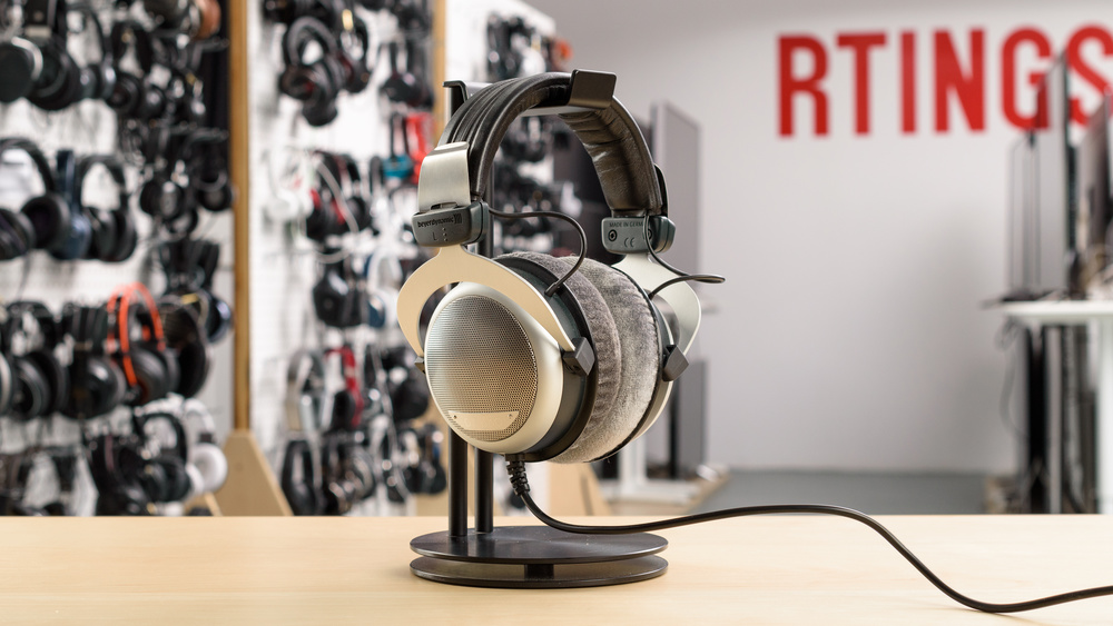 Review chi tiết tai nghe kiểm âm Beyerdynamic DT 880