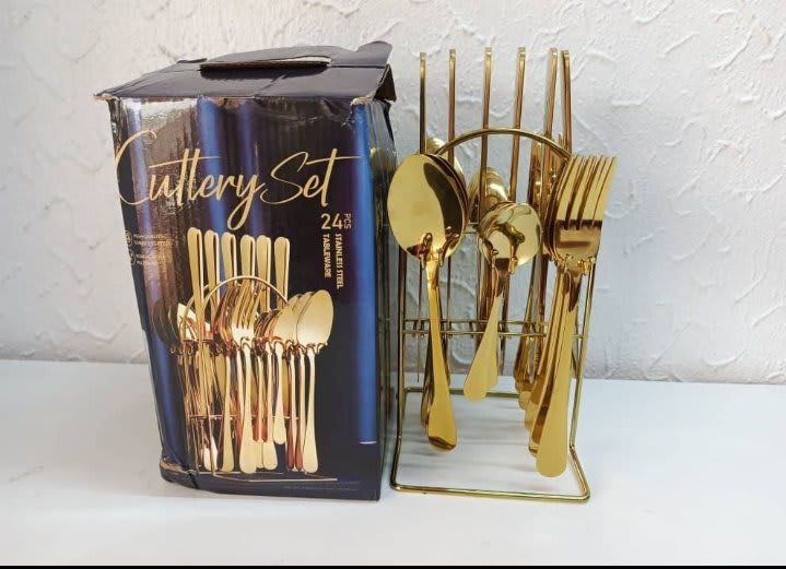 24pcs golden cutlery set...