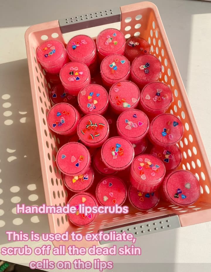 Pink lip scrub