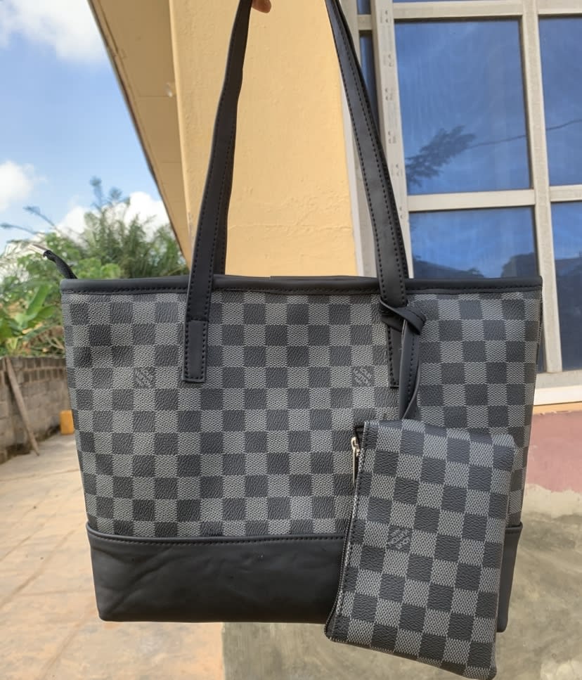 Leather tote bag