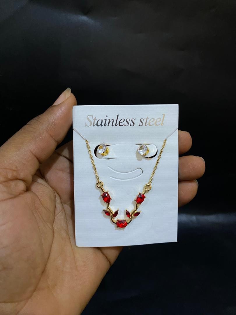 Fashion necklaces with earrings 🌷