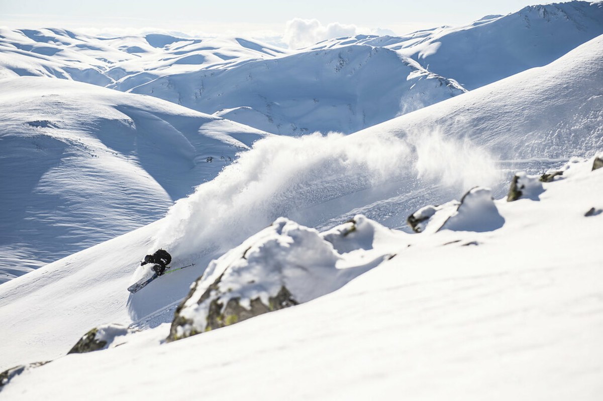 Dévalez les pentes enneigées de Géorgie après une dépose heliski, Géorgie