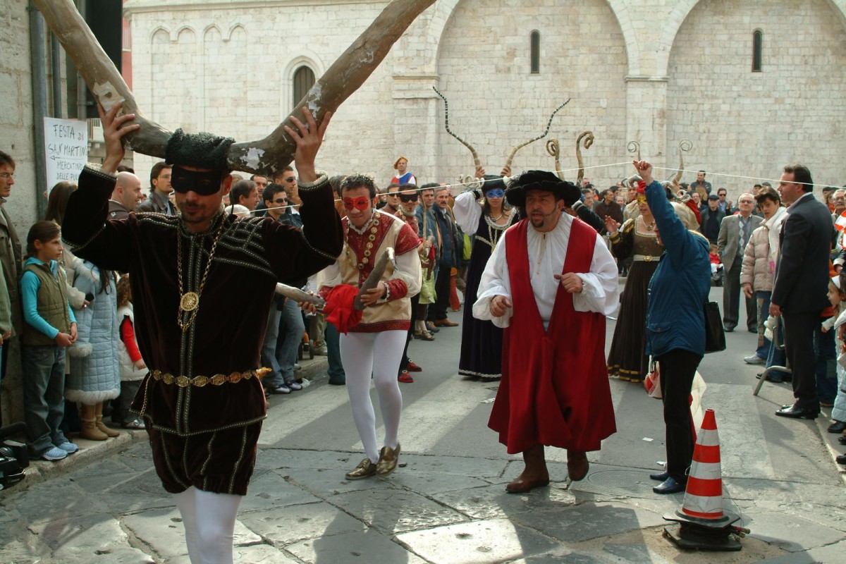 Festa del Cornuto, Italie