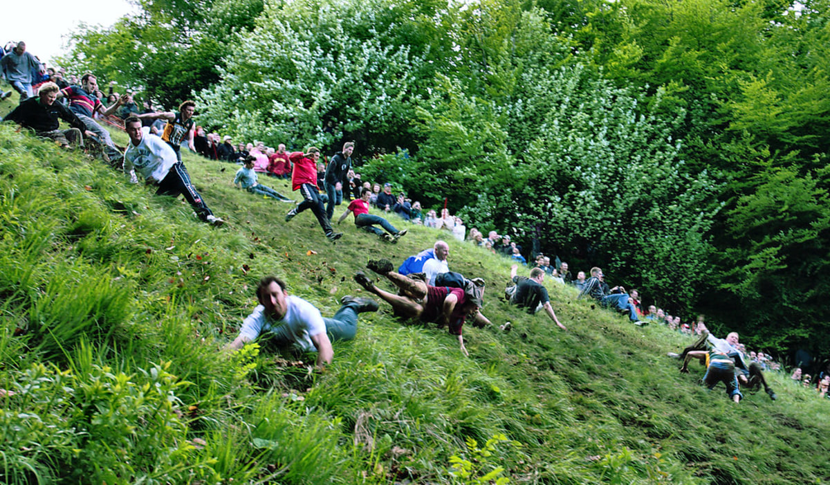 Cooper's Hill Cheese-Rolling, Angleterre