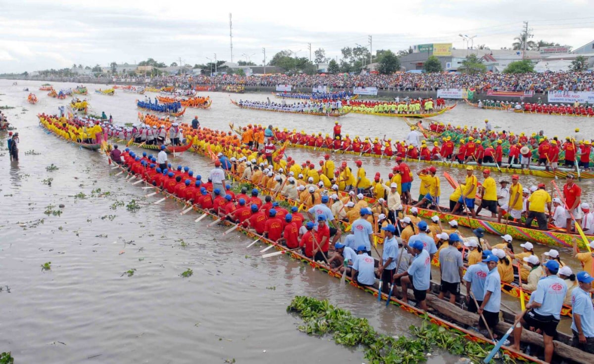 Ghe Ngo Boat Race, Vietnam