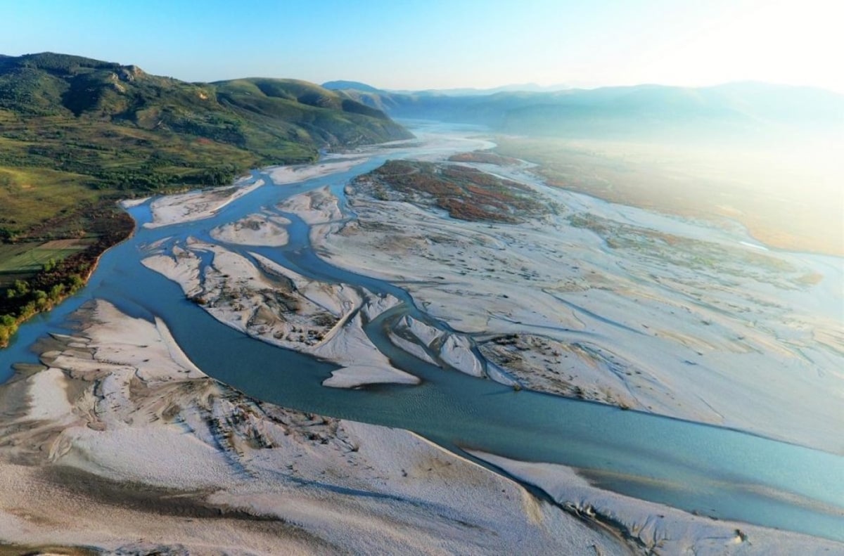 Lancez-vous à l'assaut des eaux cristallines de la Vjosa, la dernière rivière sauvage d'Europe, Grèce, Albanie, Albanie